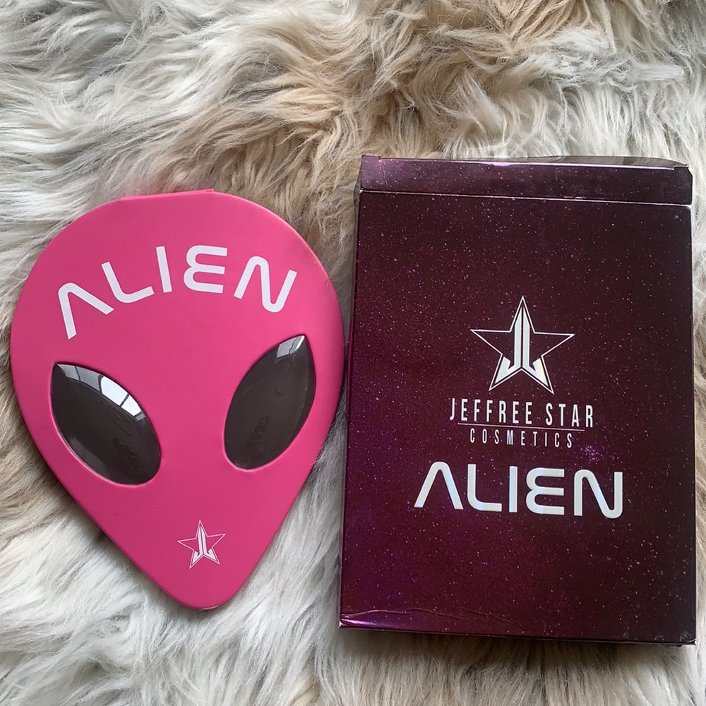 ❗️Discountinued❗️Jeffree Star Cosmetics Alien Palette.